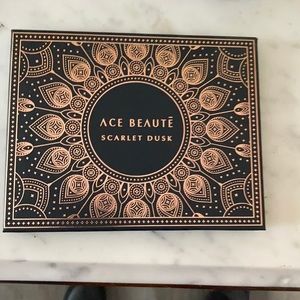 Ace  Beaute Scarlet Dusk Palette